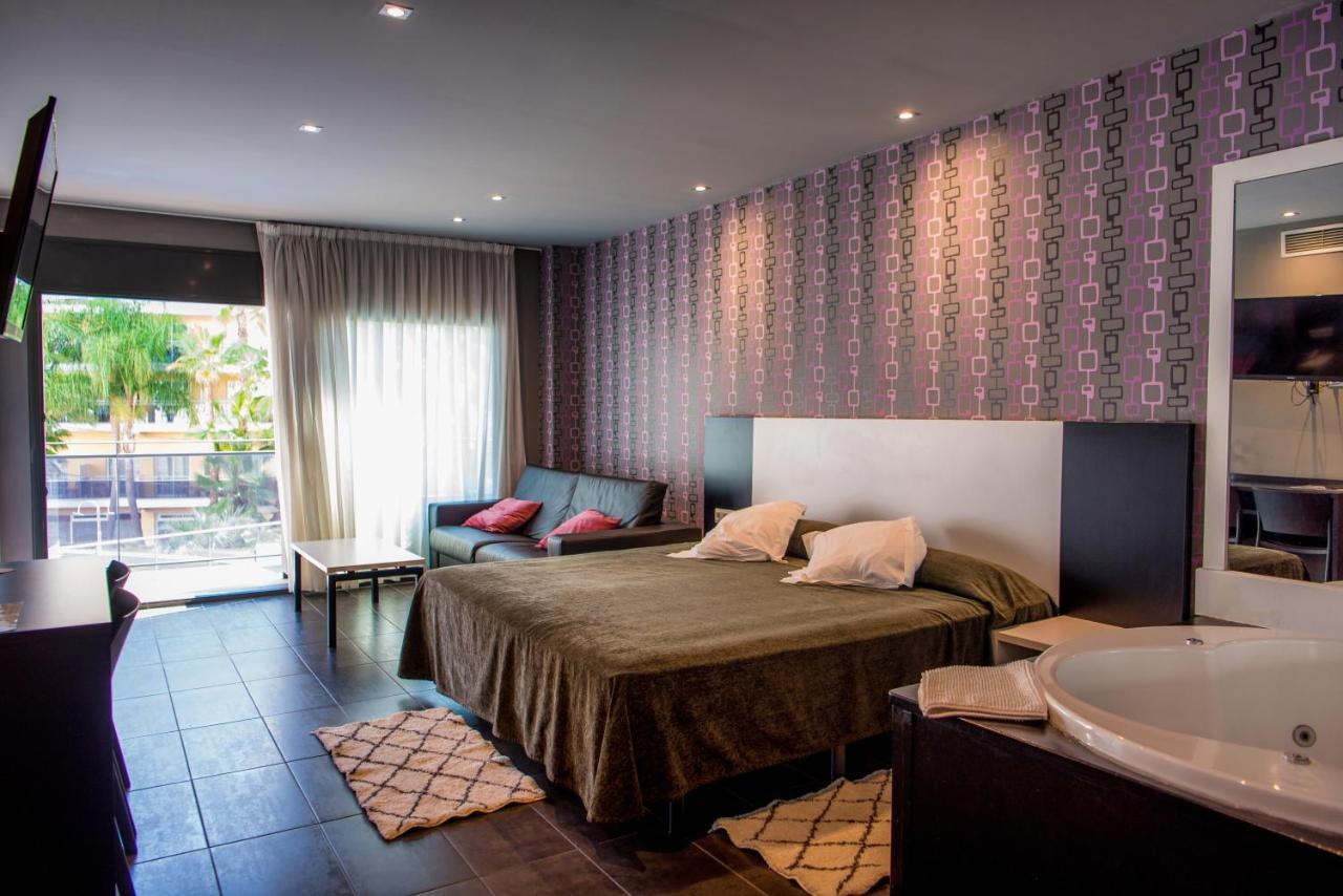 Hotel Acacias Suites & Spa Lloret de Mar Ngoại thất bức ảnh
