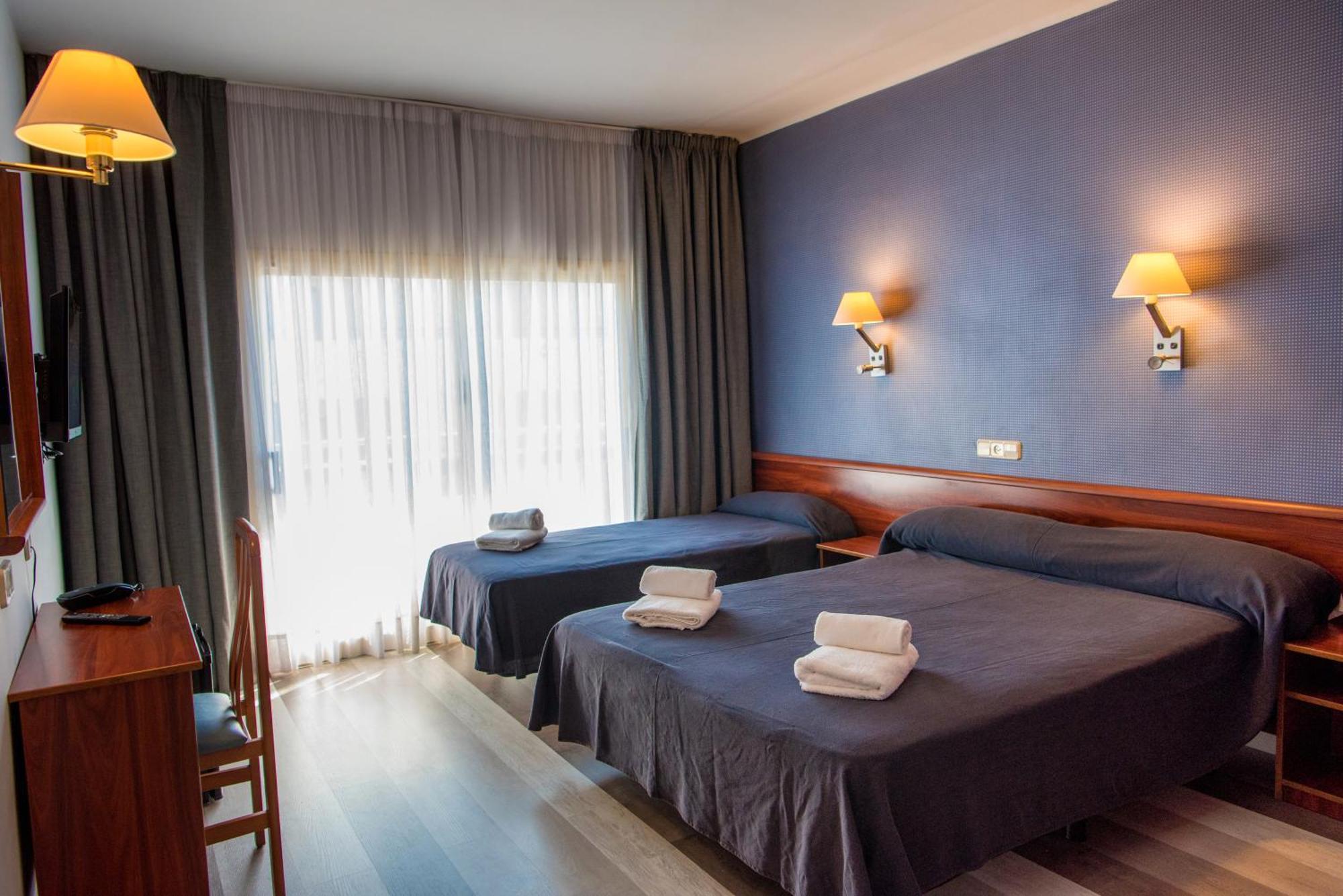 Hotel Acacias Suites & Spa Lloret de Mar Phòng bức ảnh