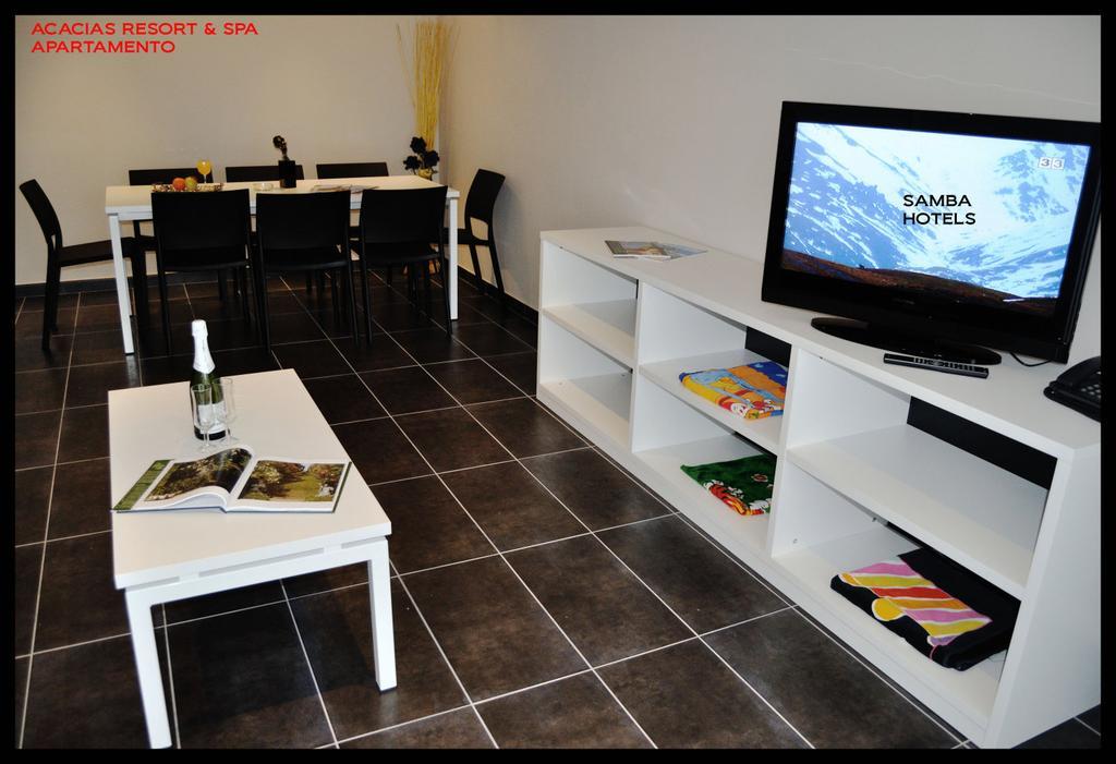 Hotel Acacias Suites & Spa Lloret de Mar Ngoại thất bức ảnh